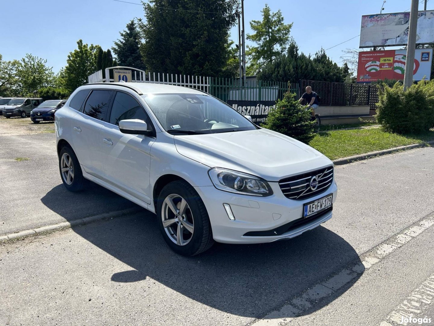 Volvo XC60 2.0 D [D4] Momentum Geartronic FWD G...